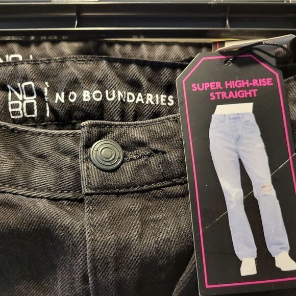 No Boundaries 2 pair Woman's super high rise jeans NWT - Picture 5 of 7